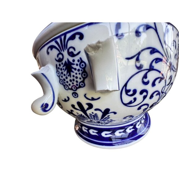 Vintage Bombay Company Blue & White Ceramic Soup Tureen with Matching Platter - Picture 7 of 16